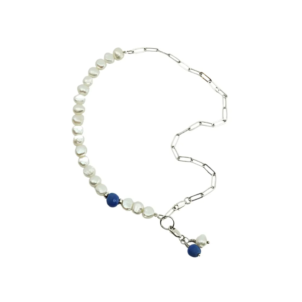 Kolje-perlai-sidabras-porcelianas Kolje-perlai-sidabras-porcelianas