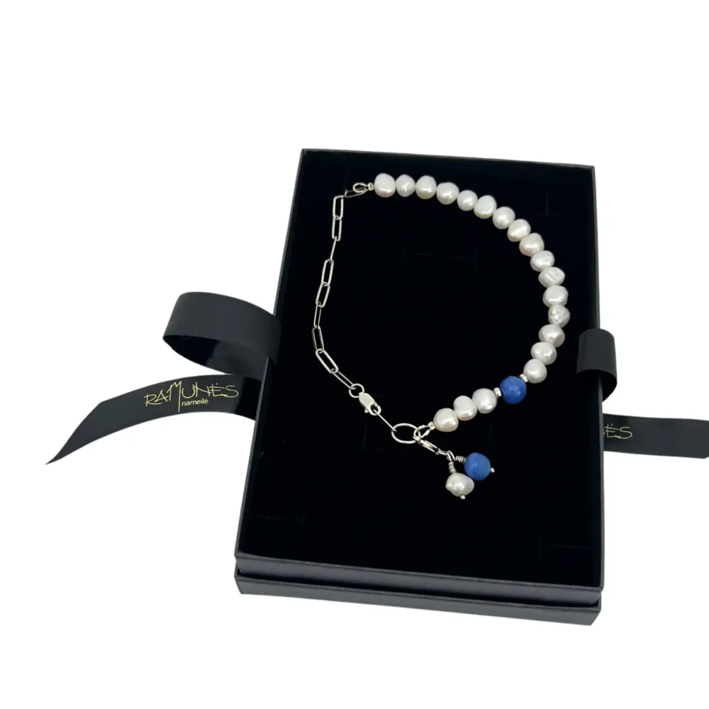 kolje-perlai-melynasis-porcelianas ranku-darbo-kolje-perlai-melynasis-porcelianas-sidabras