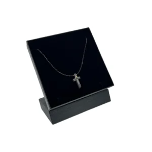 kolje-spinelis-porcelianas-su-kryzeliu