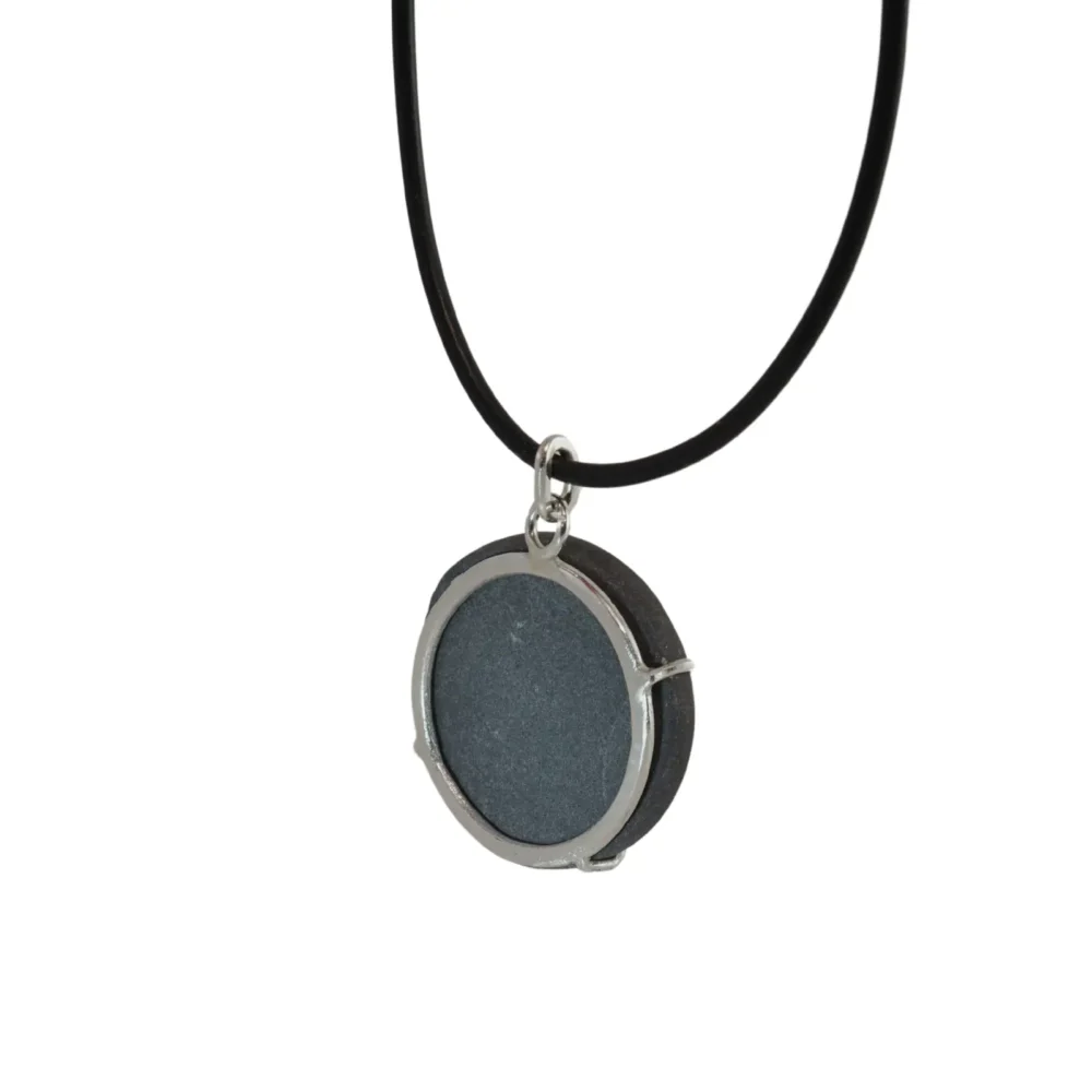 Porcelianinis-pakabukas-vyrui-sekmes-moneta Porcelianinis-pakabukas-vyrui-sekmes-moneta