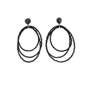 Auskarai-porcelianas-spinelio-kristalas-iveriami-prie-ausies